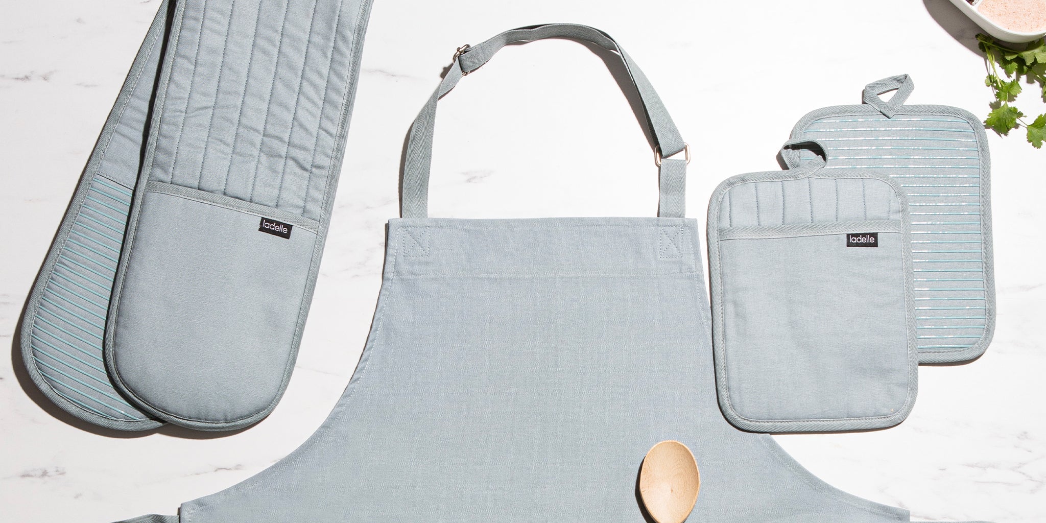Oven Mitts & Pot Holders
